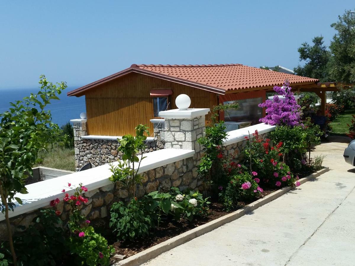 Season Inn Dhërmi Exterior foto